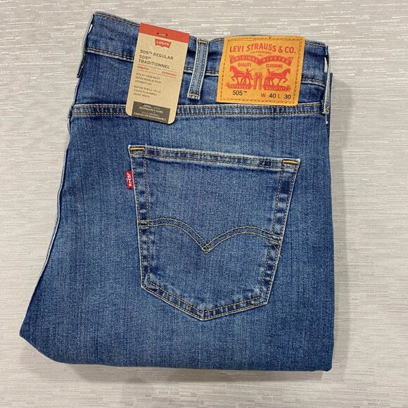 Levi's 505 Jeans Mens 40 x 30 Straight Leg Regular Fit Medium Wash Denim Pants - Picture 1 of 10